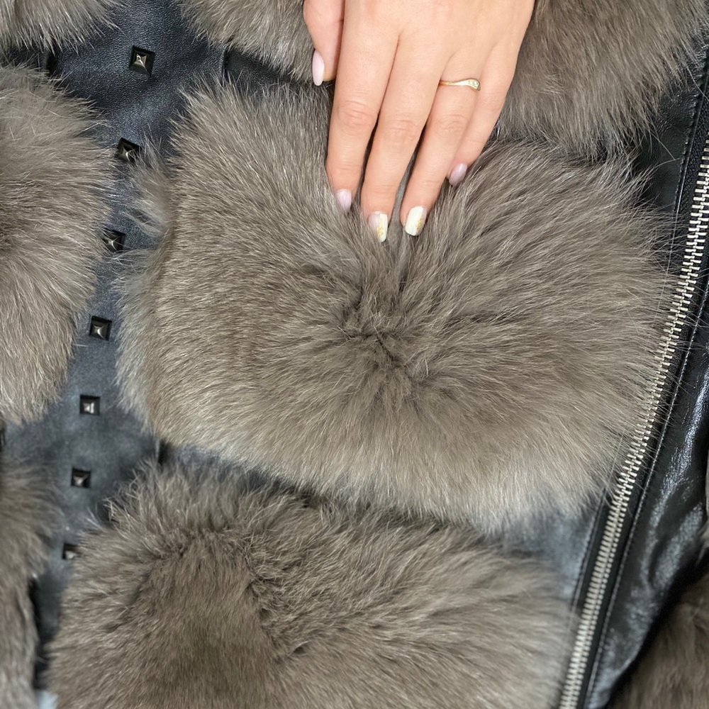 Genuine Fox Fur & Leather Vest - Picture 4 of 5